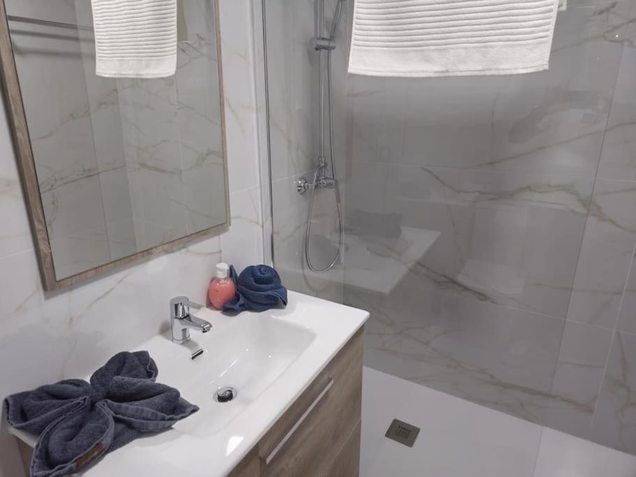 Tao City Center Apartment With Fee Wifi And Air Con By Namaste Elite Torremolinos Esterno foto