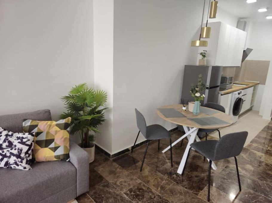 Tao City Center Apartment With Fee Wifi And Air Con By Namaste Elite Torremolinos Esterno foto